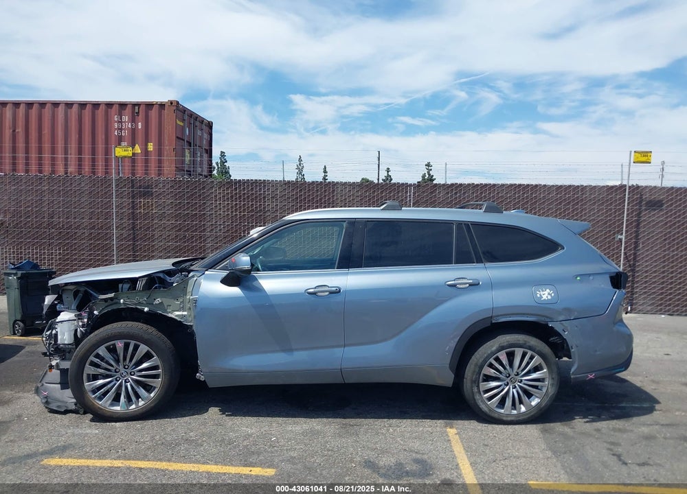 2023 TOYOTA HIGHLANDER VIN: 5TDKDRAH4PS023360