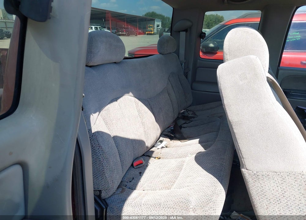 1999 CHEVROLET SILVERADO 1500 LS VIN: 2GCEC19T9X1124136