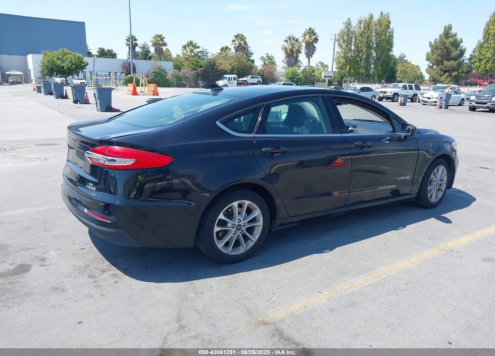 2019 FORD FUSION VIN: 3FA6P0LU4KR104536