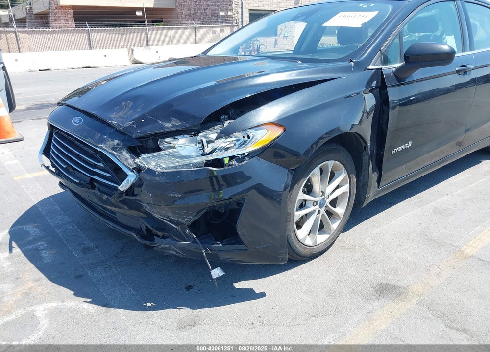 2019 FORD FUSION VIN: 3FA6P0LU4KR104536