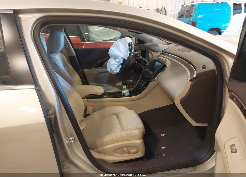2016 BUICK LACROSSE VIN: 1G4GC5G32GF188090
