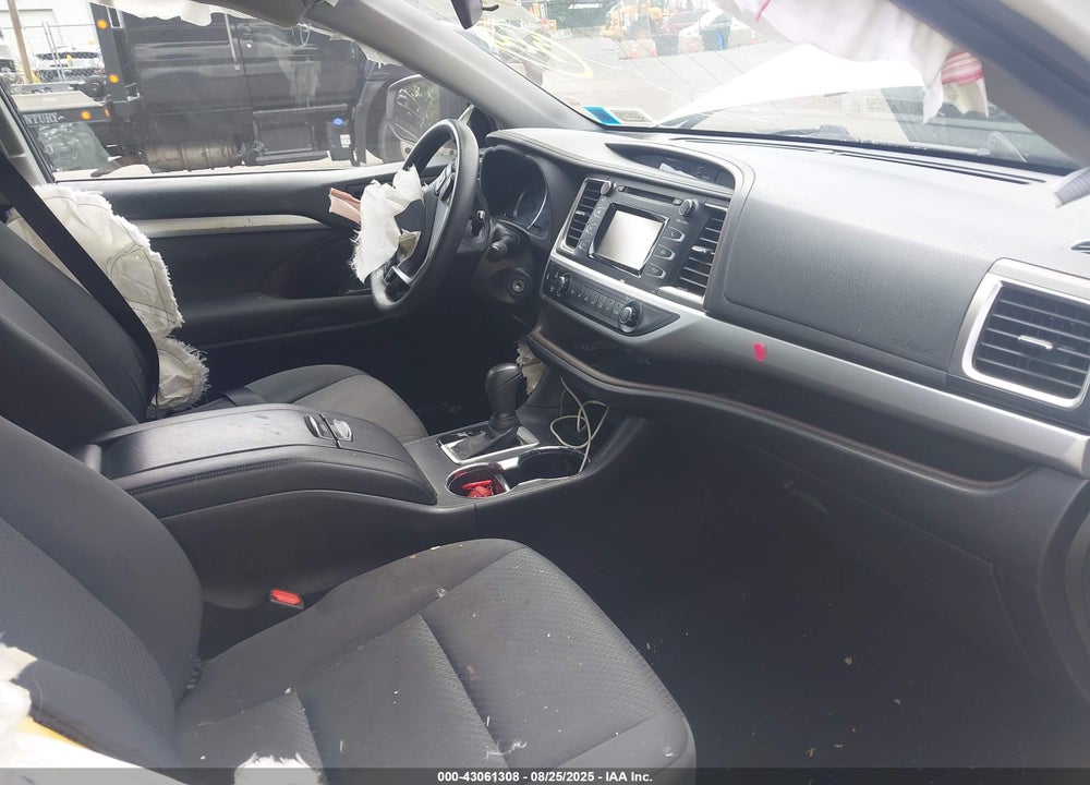 2019 TOYOTA HIGHLANDER VIN: 5TDZARFH4KS056903