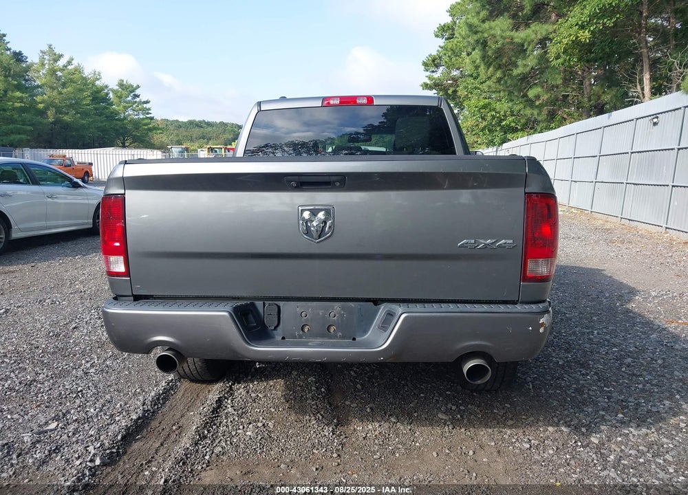 2013 RAM 1500 VIN: 1C6RR7KT2DS520053