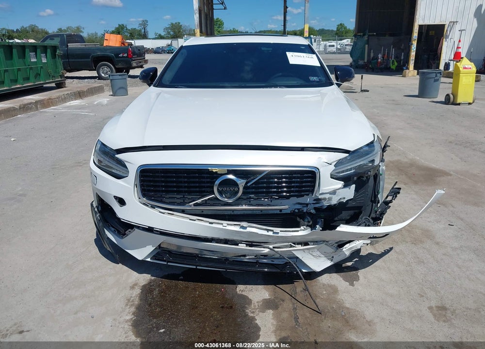 2020 VOLVO S90 VIN: LVYA22MT1LP170564