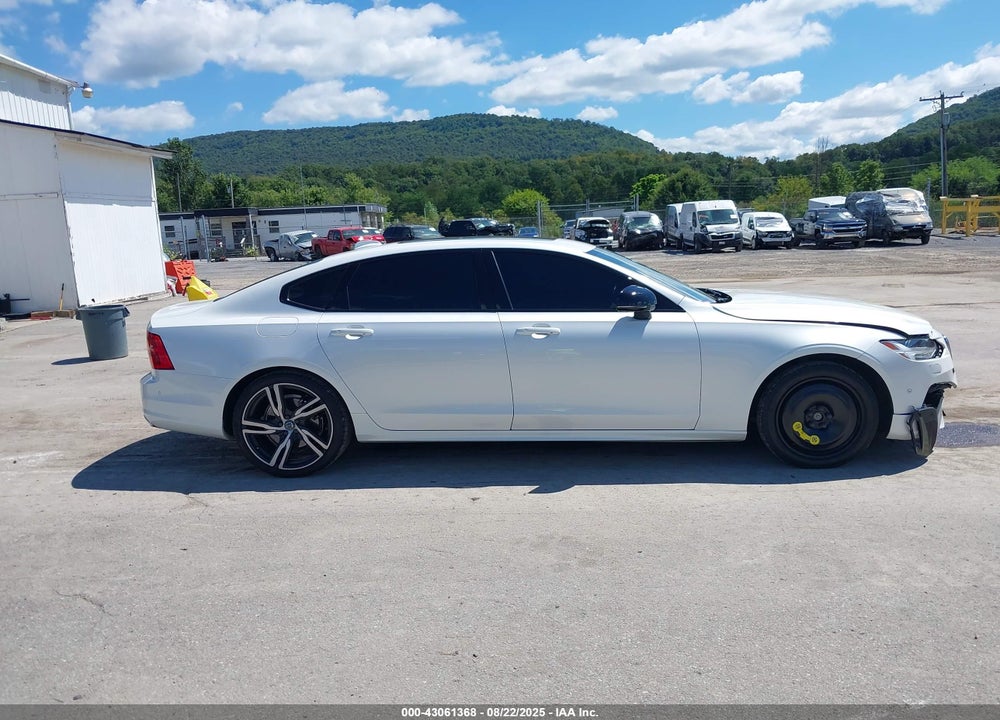 2020 VOLVO S90 VIN: LVYA22MT1LP170564