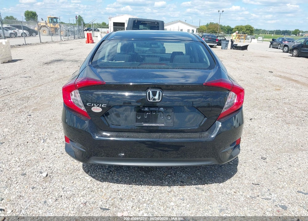 2017 HONDA CIVIC VIN: 19XFC2F58HE000802