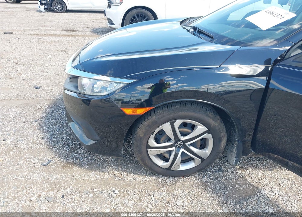 2017 HONDA CIVIC VIN: 19XFC2F58HE000802