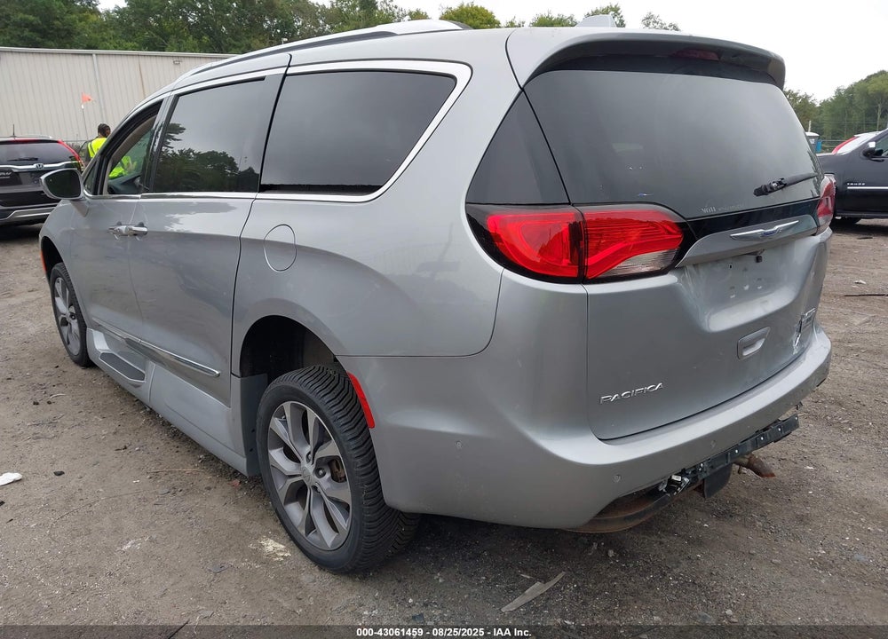 2019 CHRYSLER PACIFICA LIMITED VIN: 2C4RC1GG7KR522463
