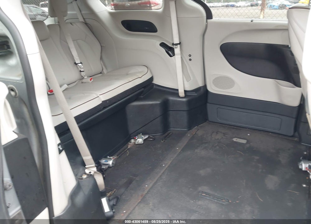 2019 CHRYSLER PACIFICA LIMITED VIN: 2C4RC1GG7KR522463