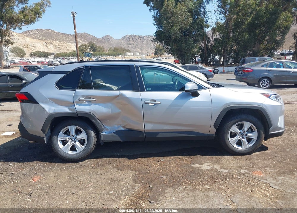 2019 TOYOTA RAV4 XLE VIN: 2T3W1RFV6KW011372