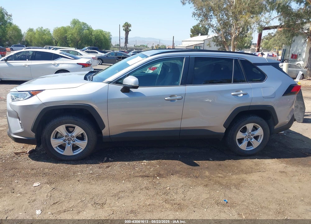 2019 TOYOTA RAV4 XLE VIN: 2T3W1RFV6KW011372