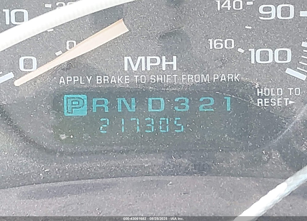 2002 CHEVROLET TAHOE LT VIN: 1GNEC13Z22R138125