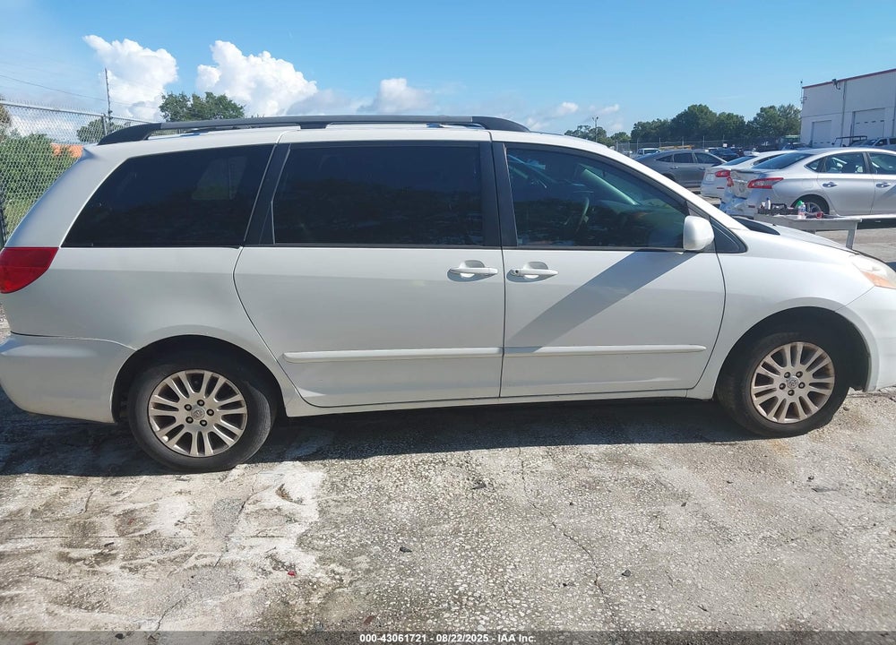 2010 TOYOTA SIENNA XLE VIN: 5TDYK4CC1AS339231