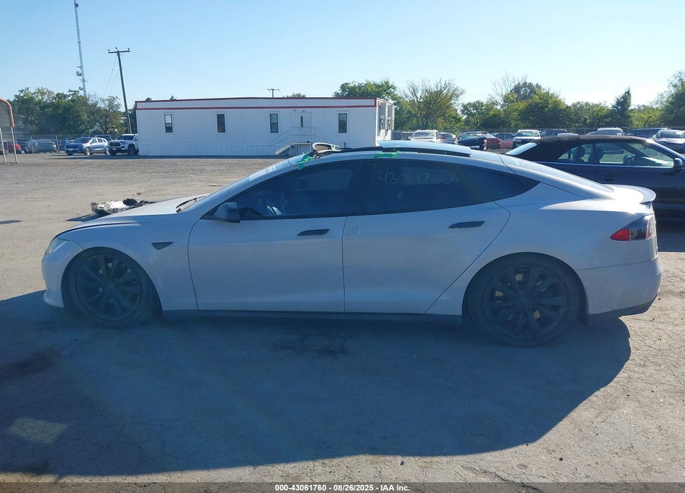 2015 TESLA MODEL S VIN: 5YJSA1H21FFP76844
