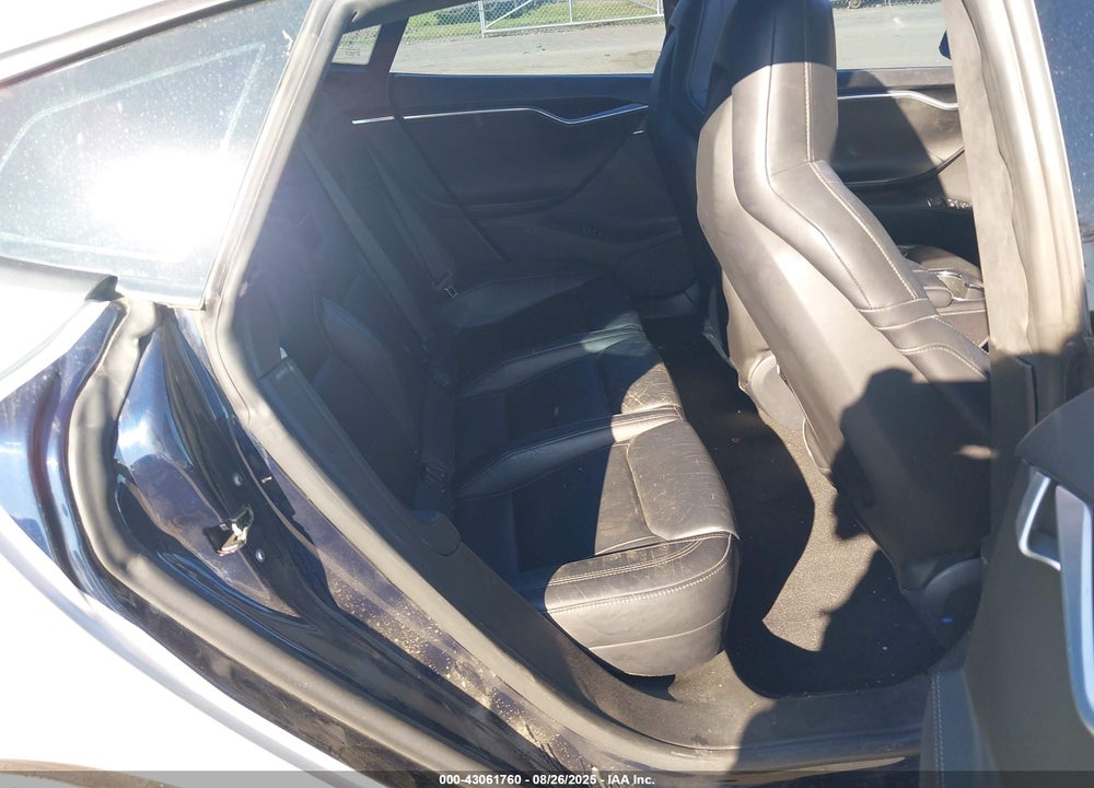 2015 TESLA MODEL S VIN: 5YJSA1H21FFP76844