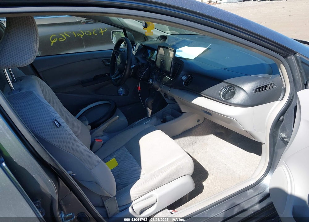 2011 HONDA INSIGHT VIN: JHMZE2H70BS008210