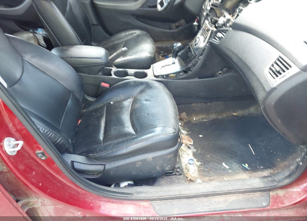 2012 HYUNDAI ELANTRA VIN: KMHDH4AE7CU249139