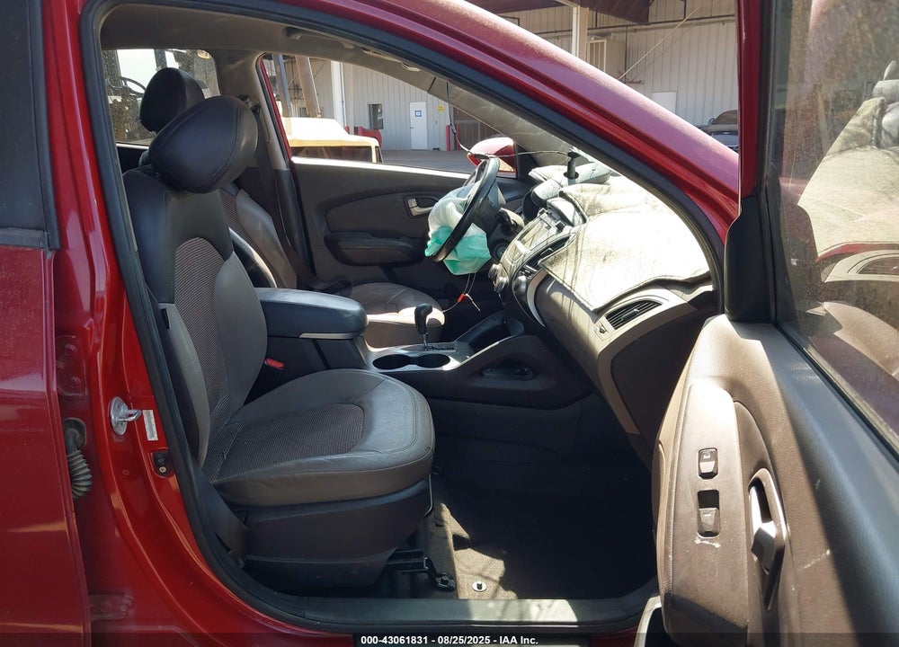 2010 HYUNDAI TUCSON VIN: KM8JU3AC7AU067591