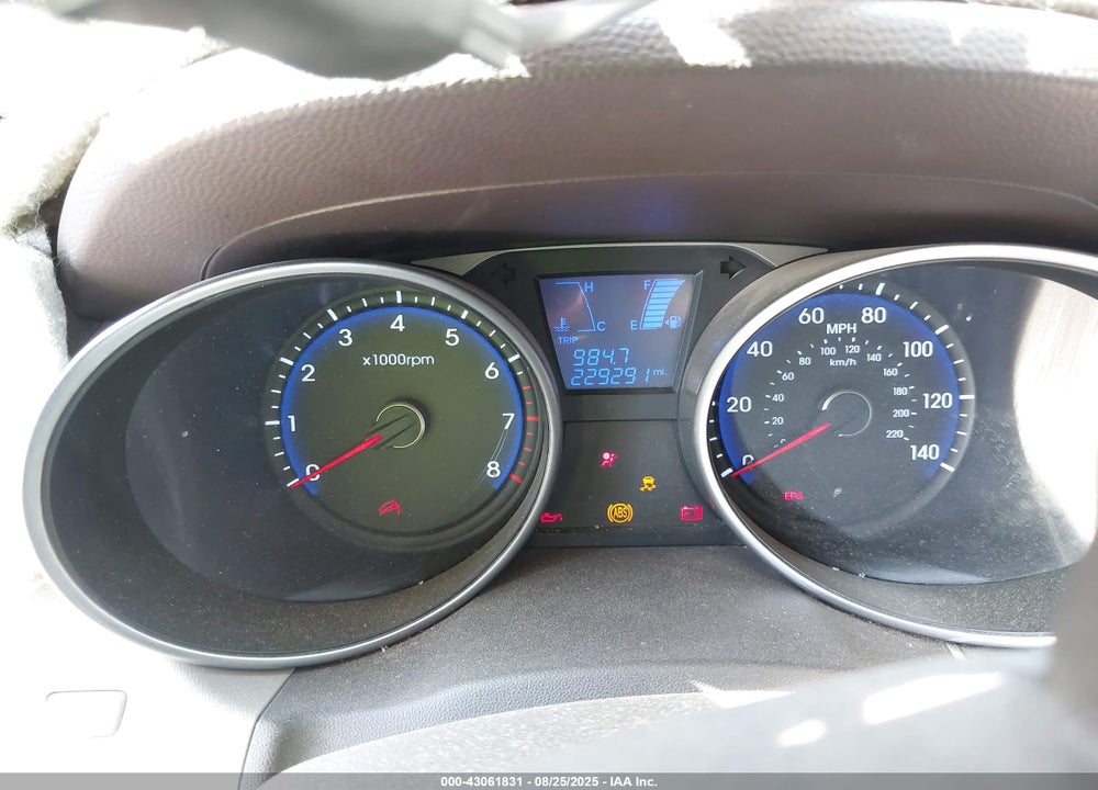 2010 HYUNDAI TUCSON VIN: KM8JU3AC7AU067591