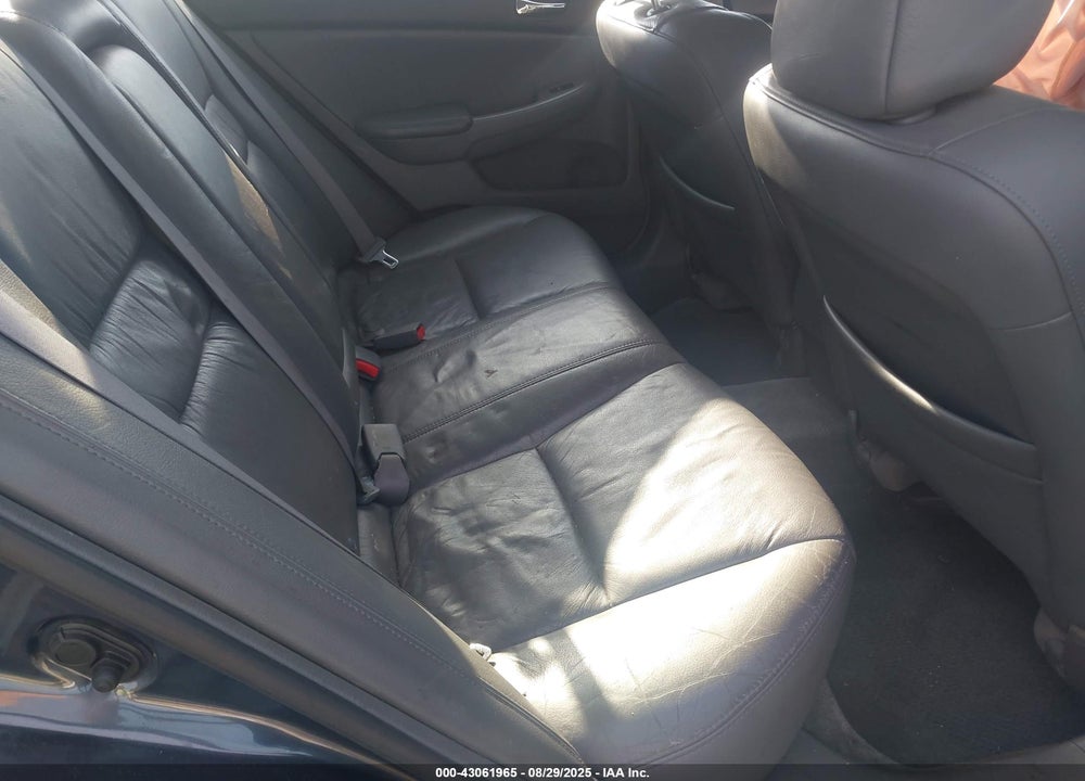 2004 HONDA ACCORD 3.0 EX VIN: 1HGCM66564A003672