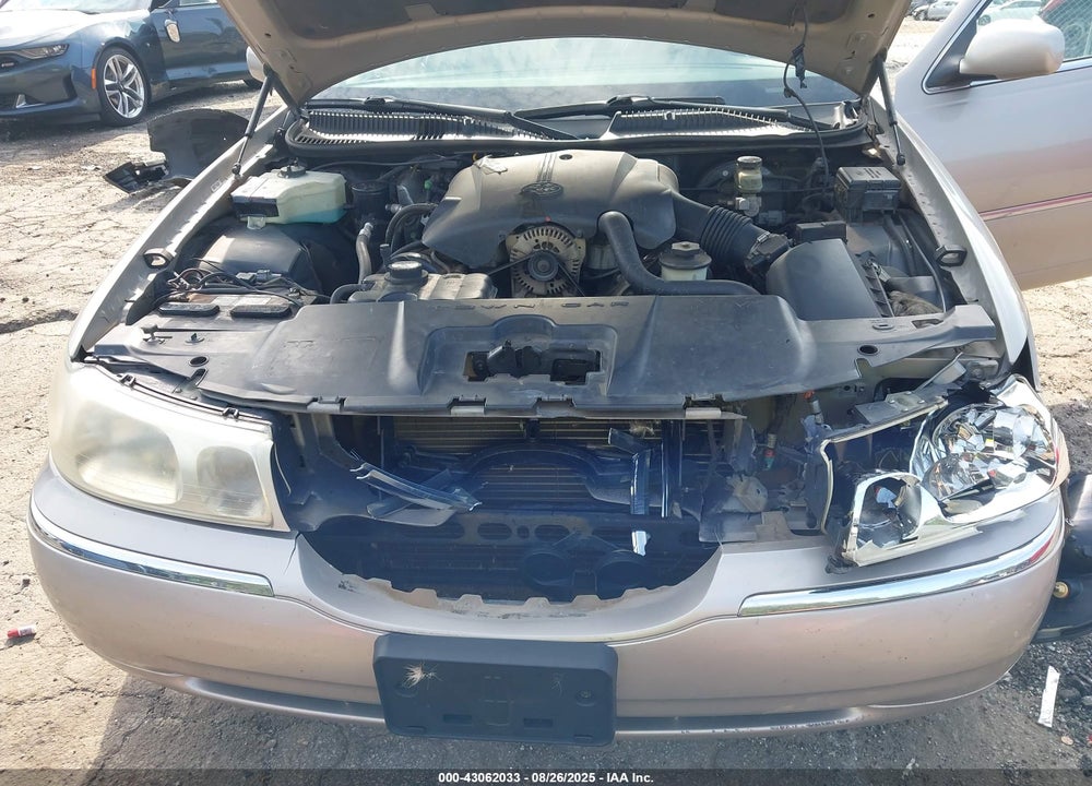 2001 LINCOLN TOWN CAR SIGNATURE VIN: 1LNHM82W81Y611688