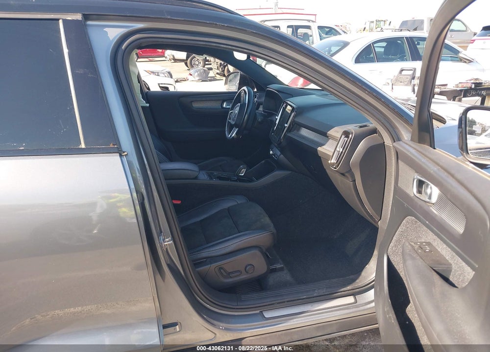 2019 VOLVO XC40 VIN: YV4AC2HM6K2112773