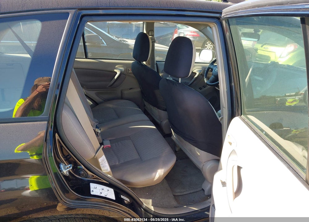 2004 TOYOTA RAV4 VIN: JTEGD20V040024536