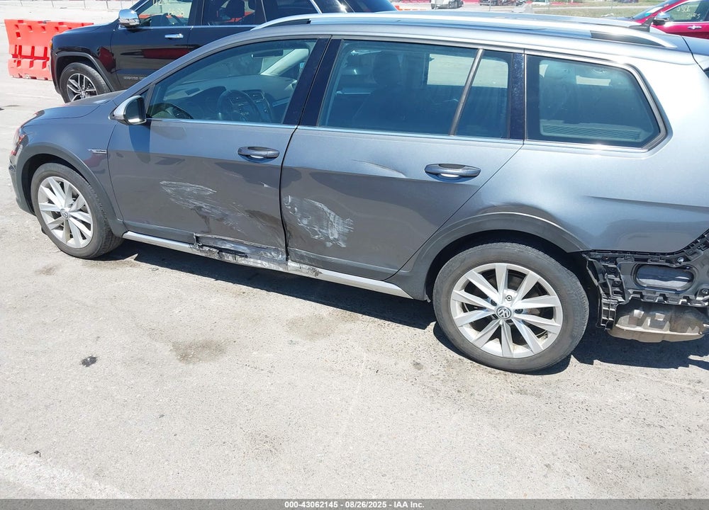2018 VOLKSWAGEN GOLF ALLTRACK VIN: 3VWH17AUXJM759678