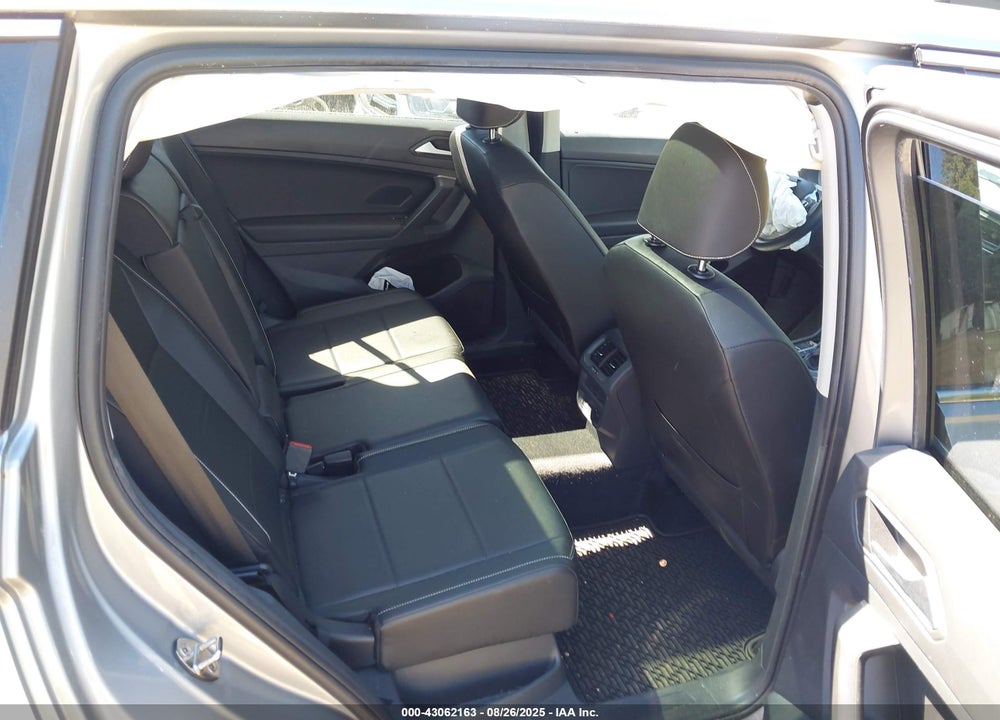 2021 VOLKSWAGEN TIGUAN VIN: 3VV2B7AX0MM091976