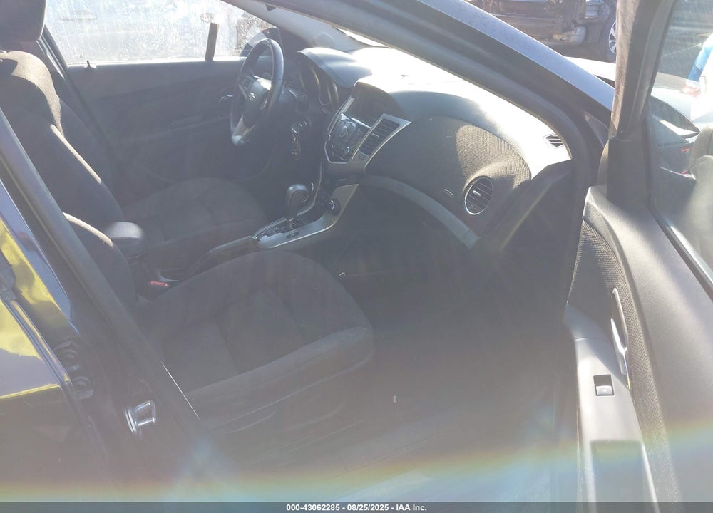 2014 CHEVROLET CRUZE VIN: 1G1PC5SB6E7237052