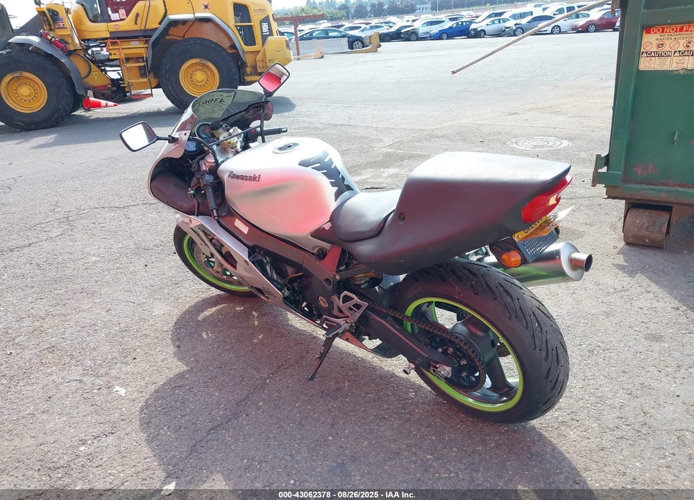 2000 KAWASAKI ZX750 P VIN: JKAZXDP11YA048082