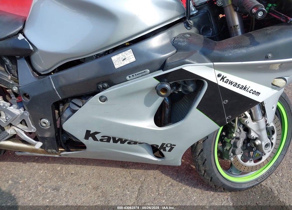 2000 KAWASAKI ZX750 P VIN: JKAZXDP11YA048082