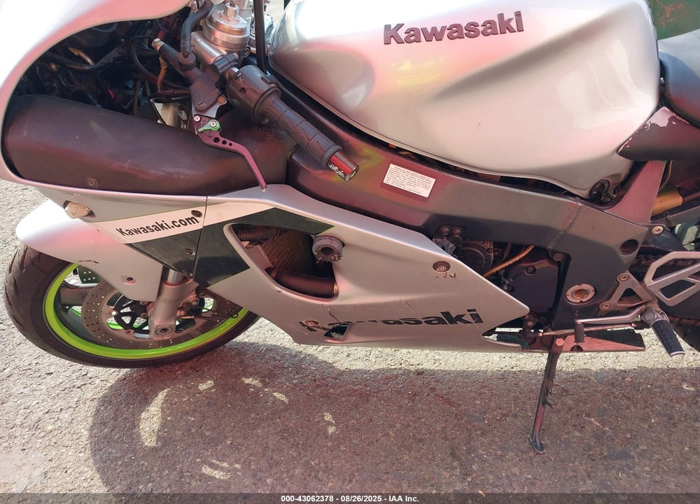 2000 KAWASAKI ZX750 P VIN: JKAZXDP11YA048082