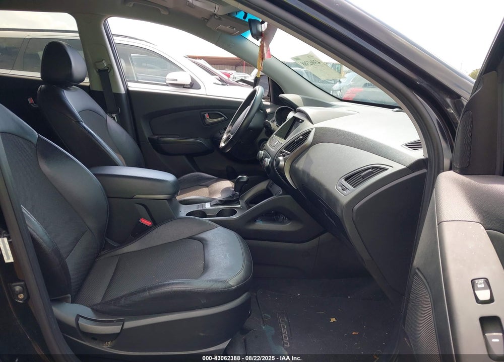 2015 HYUNDAI TUCSON VIN: KM8JU3AG6FU046452