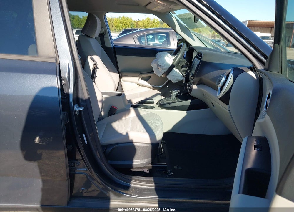 2020 KIA SOUL VIN: KNDJ23AUXL7077682