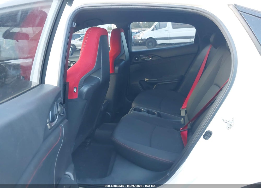 2018 HONDA CIVIC TYPE-R TOURING VIN: SHHFK8G72JU204242