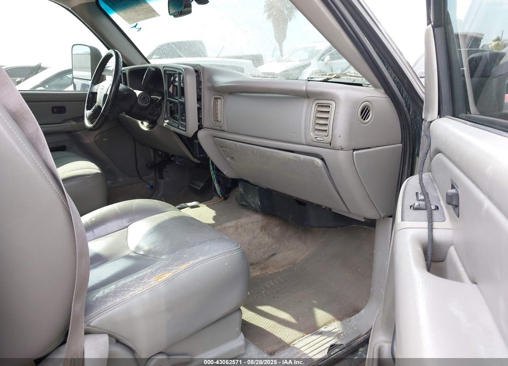 2004 CHEVROLET SILVERADO 3500 LS VIN: 1GCJC33154F174716