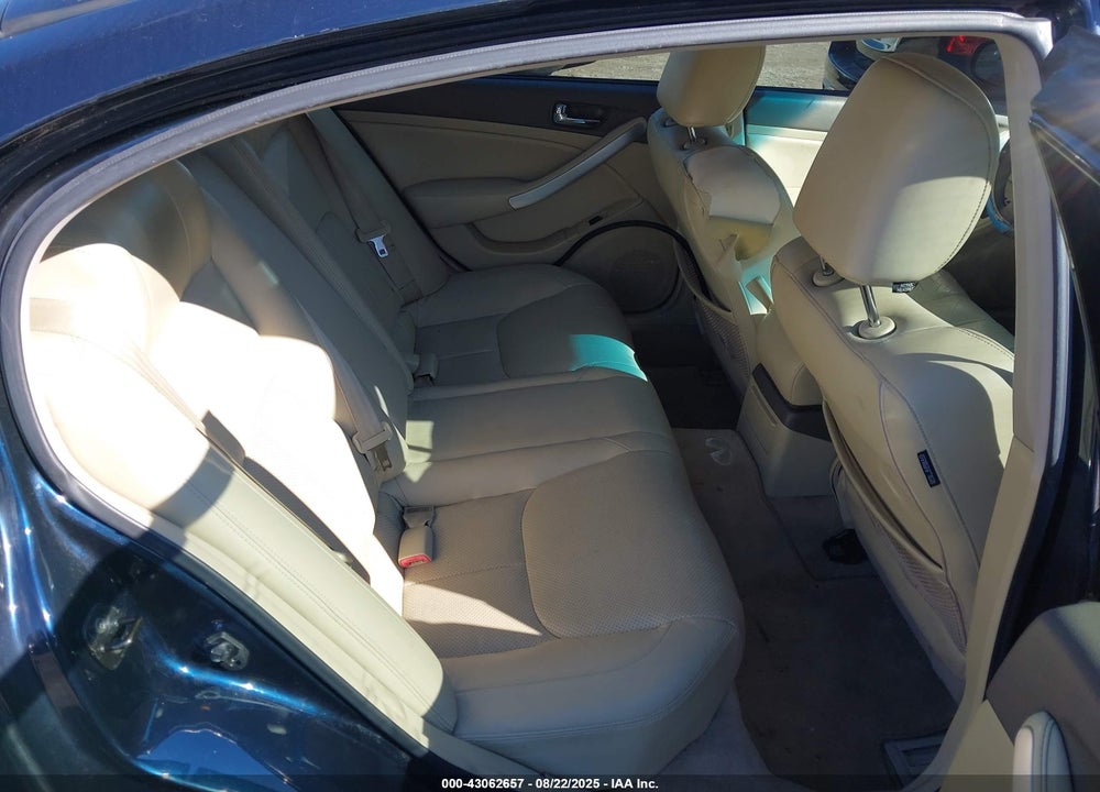 2005 INFINITI G35X VIN: JNKCV51F75M308909