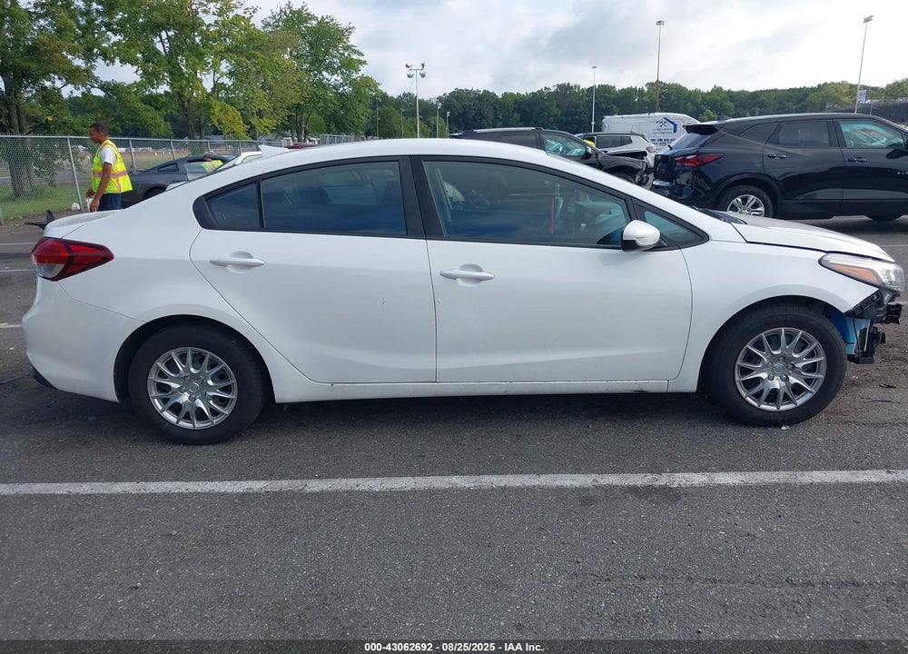 2018 KIA FORTE VIN: 3KPFL4A76JE231031