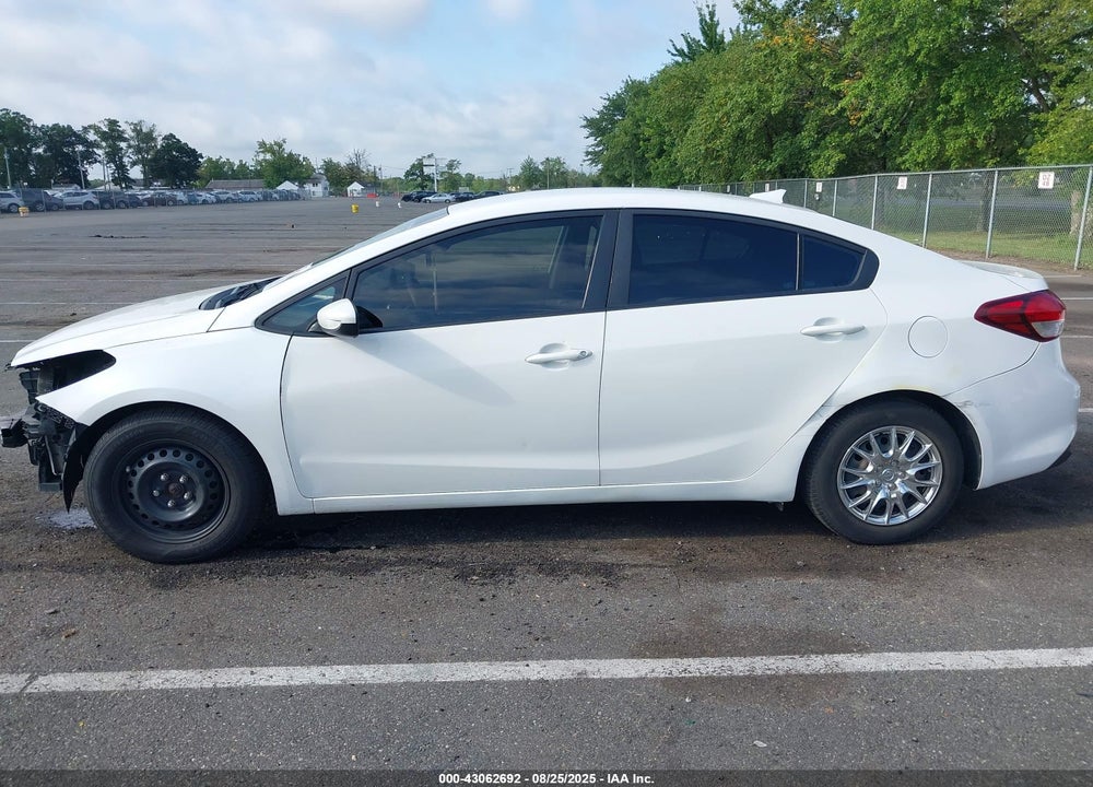 2018 KIA FORTE VIN: 3KPFL4A76JE231031