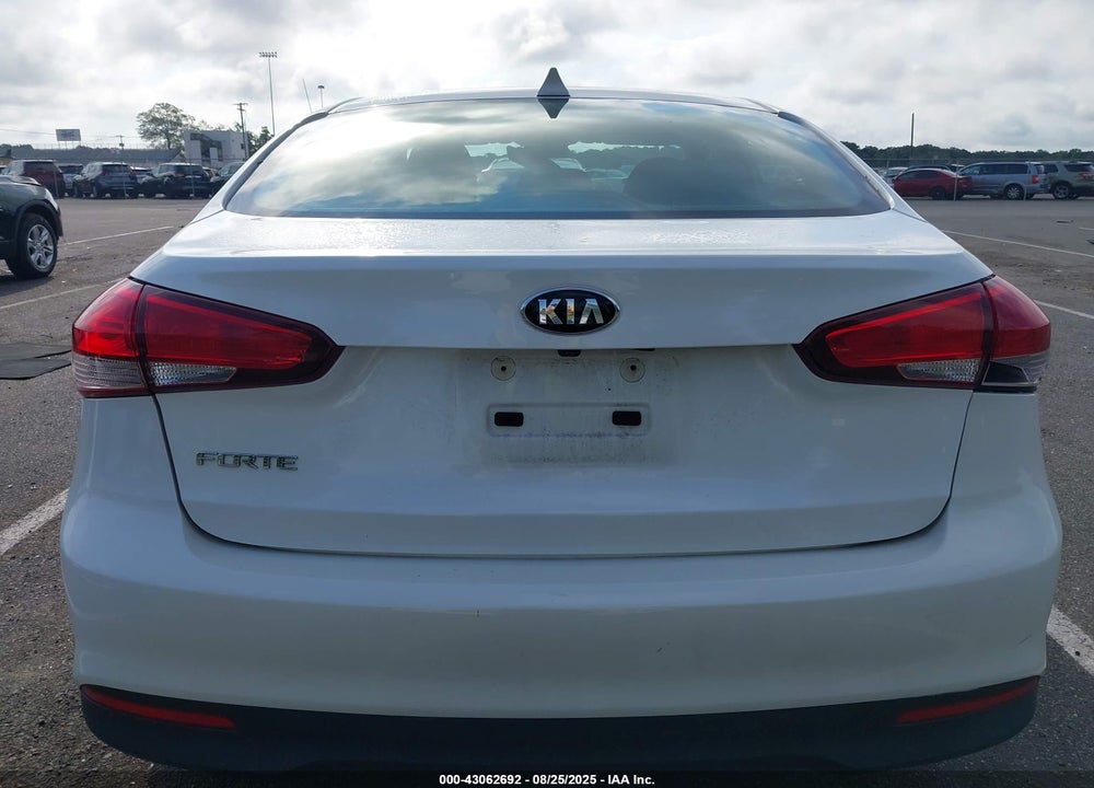 2018 KIA FORTE VIN: 3KPFL4A76JE231031