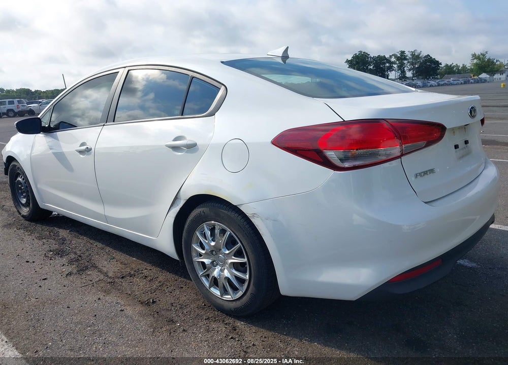 2018 KIA FORTE VIN: 3KPFL4A76JE231031