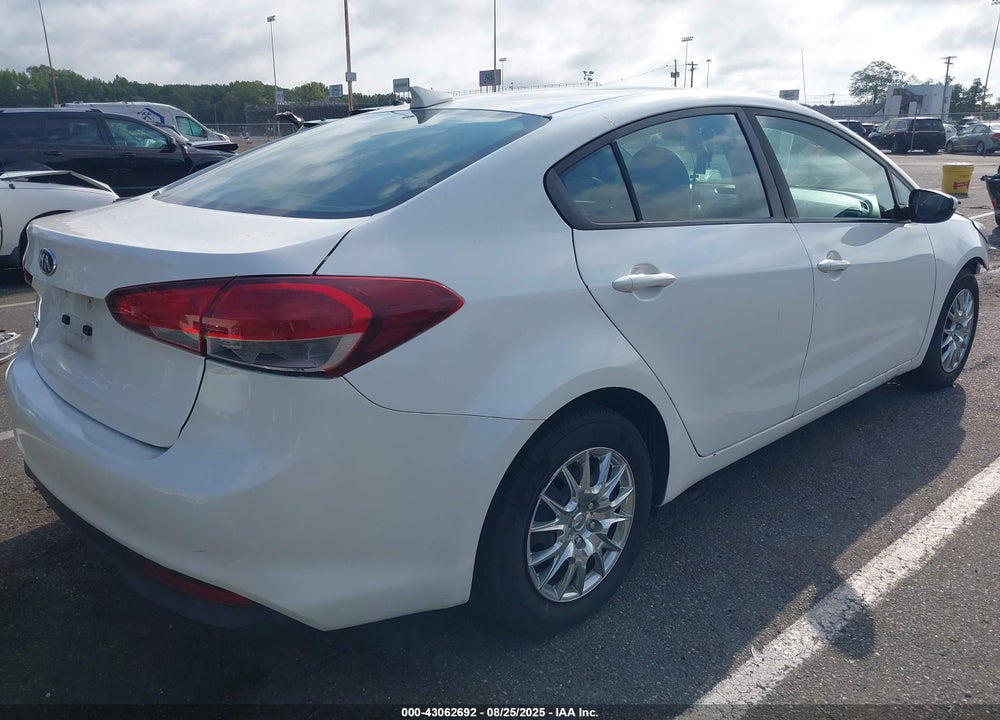 2018 KIA FORTE VIN: 3KPFL4A76JE231031
