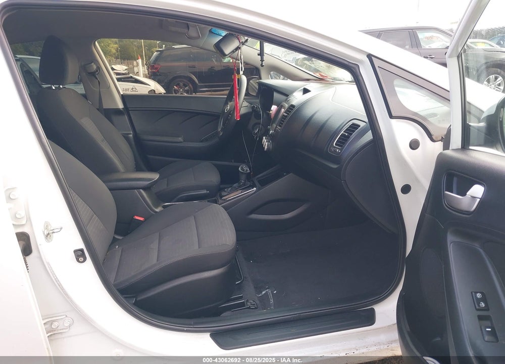 2018 KIA FORTE VIN: 3KPFL4A76JE231031