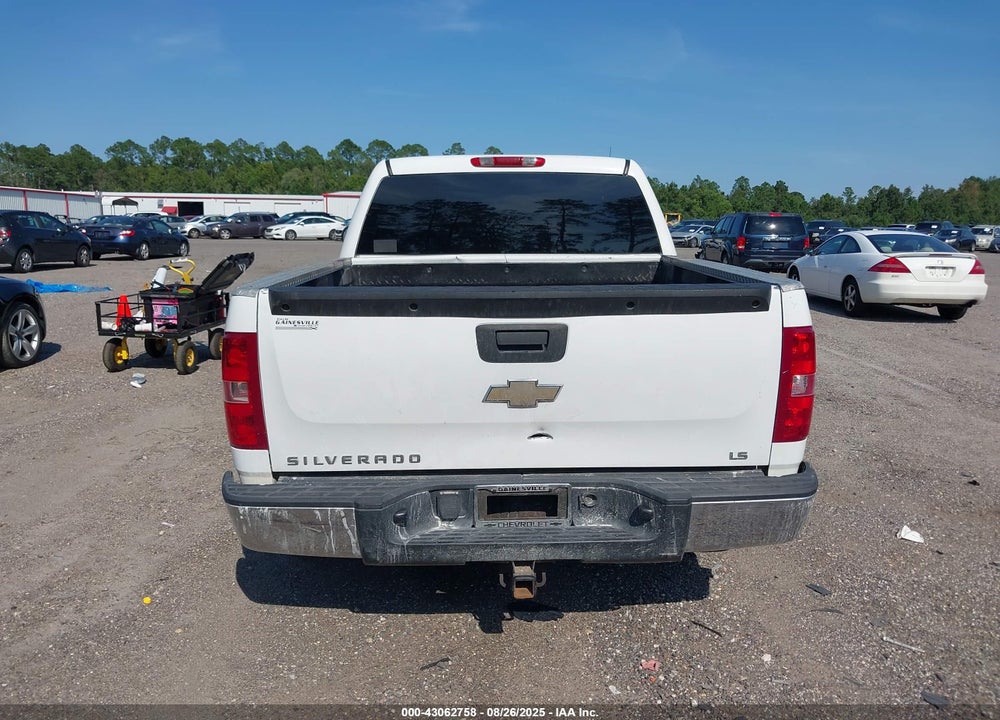 2008 CHEVROLET SILVERADO 1500 LS VIN: 2GCEK13C881181179