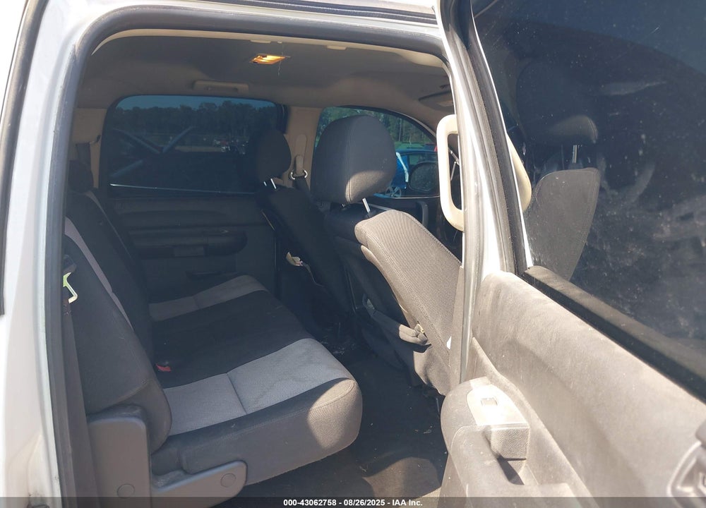 2008 CHEVROLET SILVERADO 1500 LS VIN: 2GCEK13C881181179