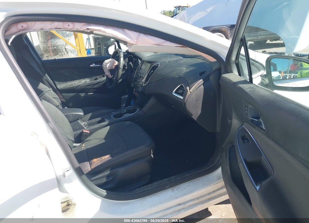 2017 CHEVROLET CRUZE VIN: 3G1BE6SM1HS578781