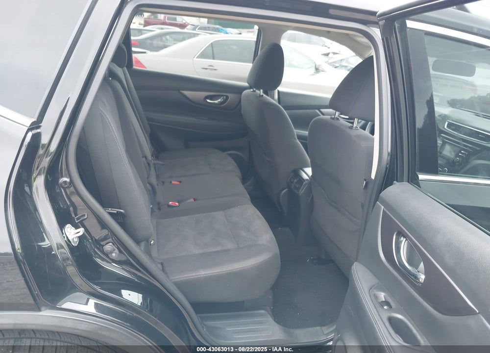 2016 NISSAN ROGUE SV VIN: KNMAT2MV5GP674272