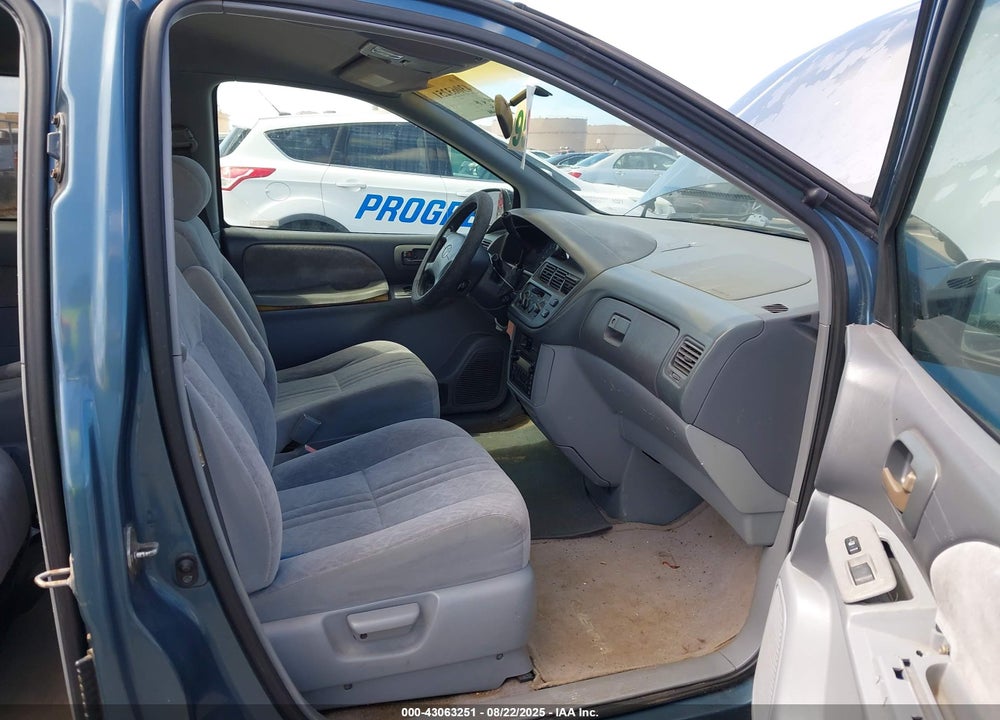2000 TOYOTA SIENNA LE VIN: 4T3ZF13C5YU198552