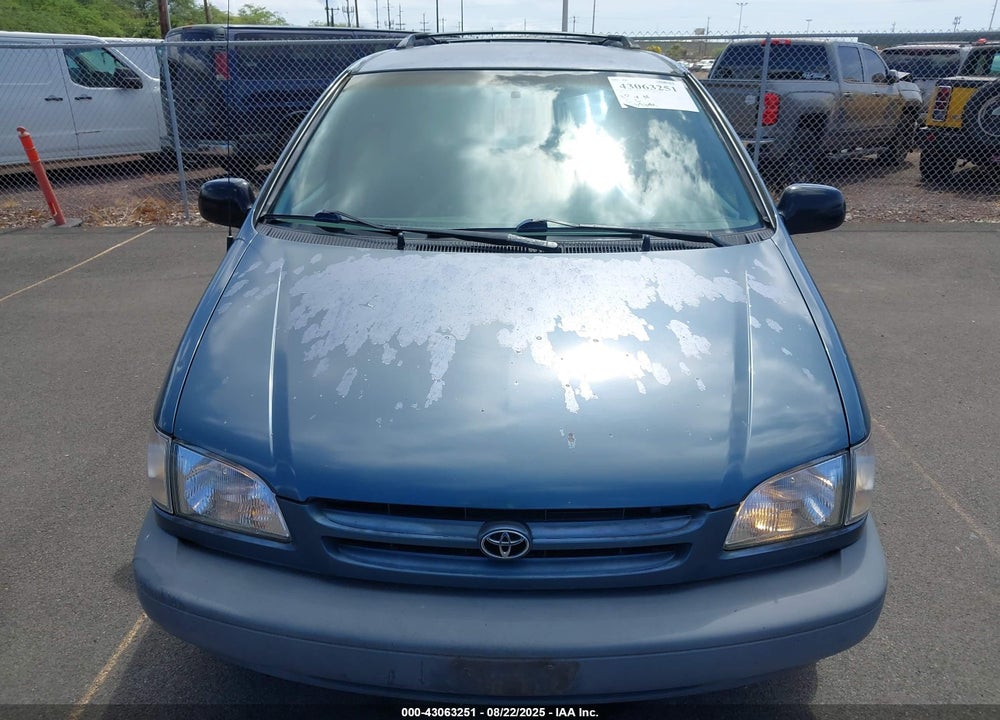 2000 TOYOTA SIENNA LE VIN: 4T3ZF13C5YU198552